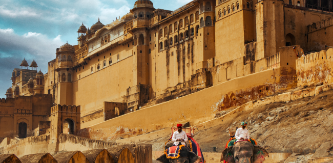 Golden Triangle Tour 5 Nights 6 Days exploring Jaipur Hawa Mahal and Amber Fort